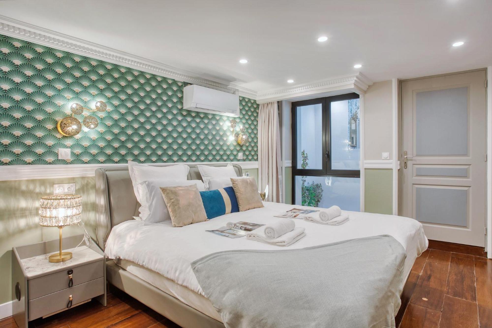 Elegant Triplex In Paris - Ideal For 10 - Aircon Buitenkant foto