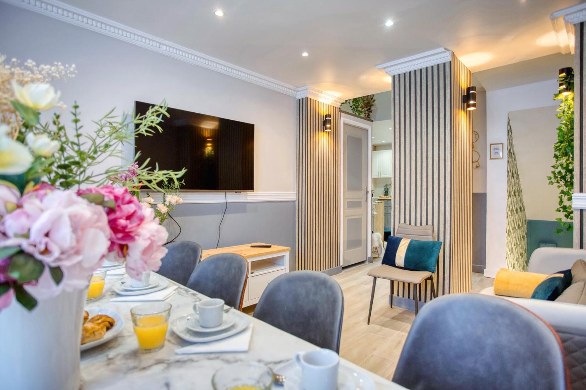 Elegant Triplex In Paris - Ideal For 10 - Aircon Buitenkant foto