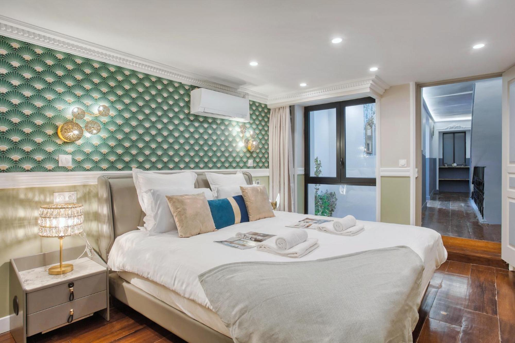 Elegant Triplex In Paris - Ideal For 10 - Aircon Buitenkant foto