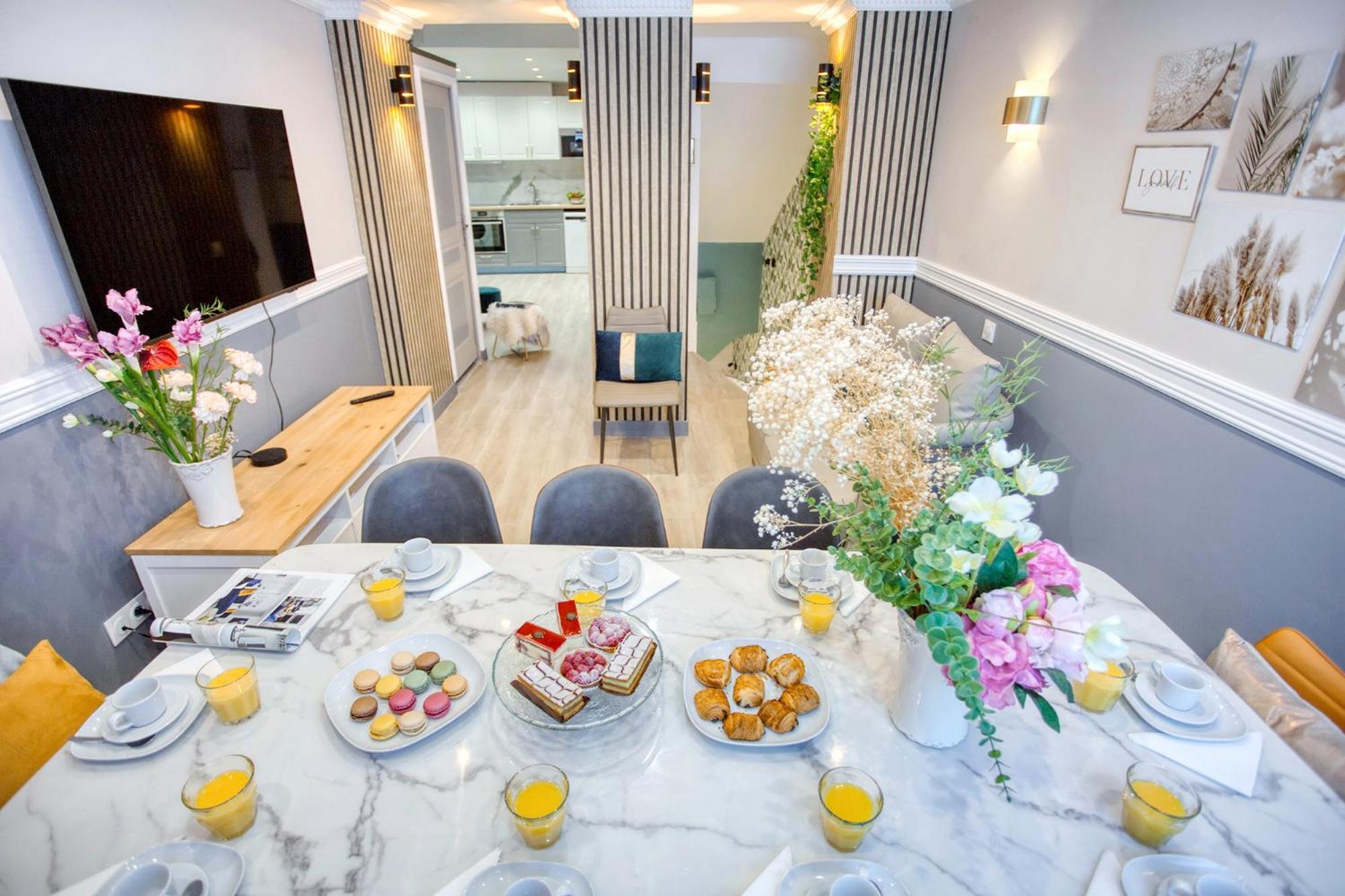 Elegant Triplex In Paris - Ideal For 10 - Aircon Buitenkant foto