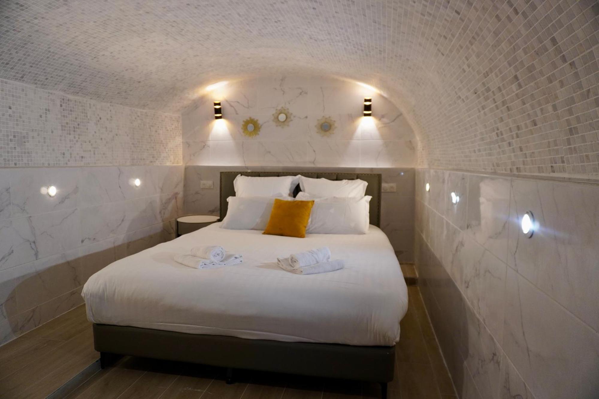 Elegant Triplex In Paris - Ideal For 10 - Aircon Buitenkant foto